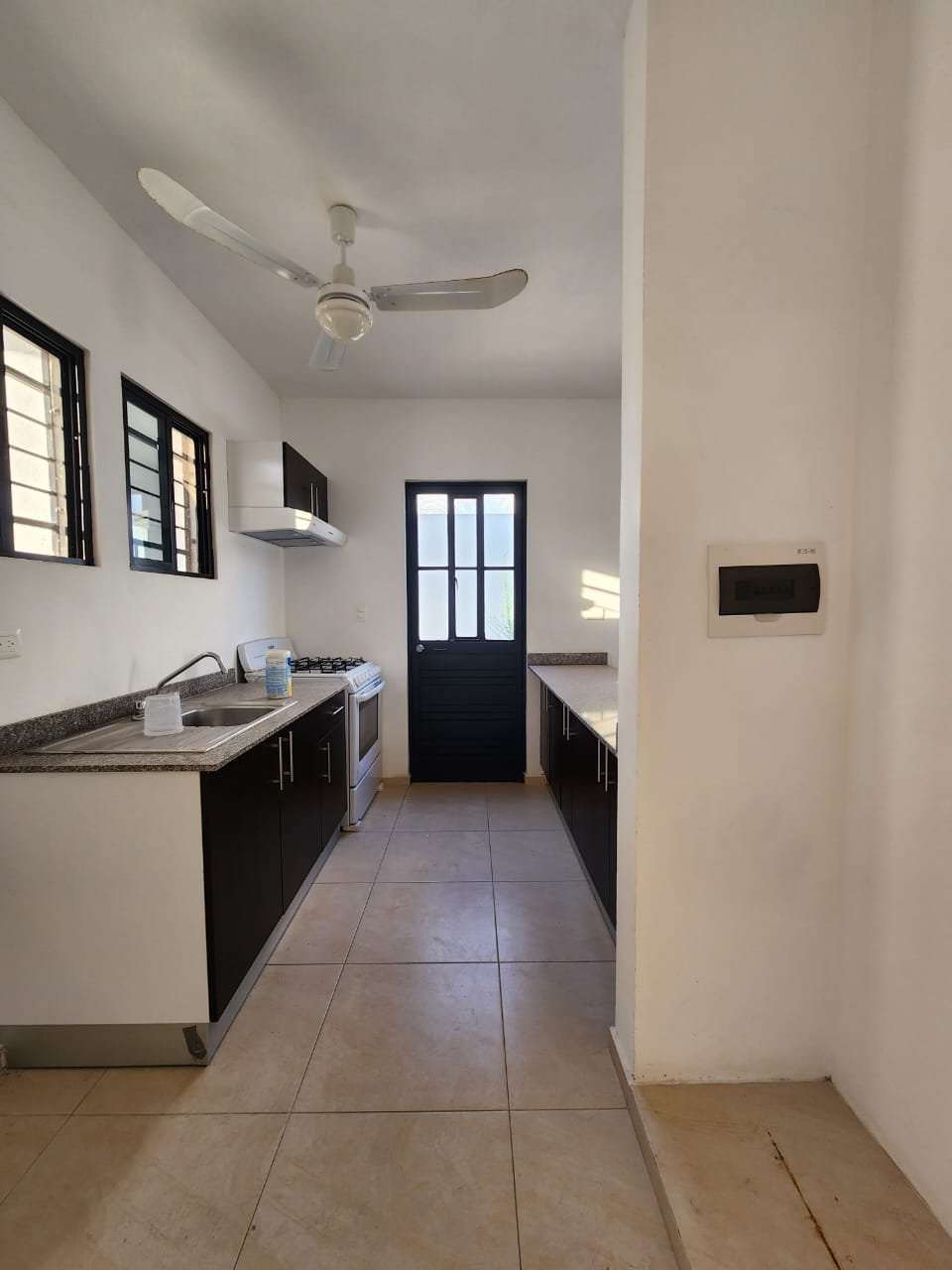 Casa en venta en esquina en Gran Santa Fe Norte (terreno amplio)