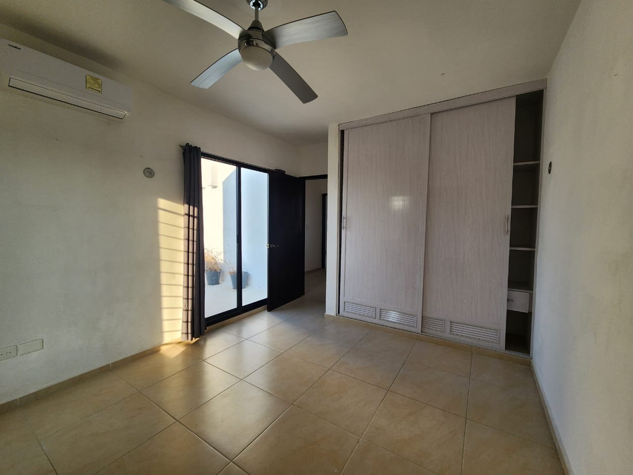 Casa en venta en esquina en Gran Santa Fe Norte (terreno amplio)