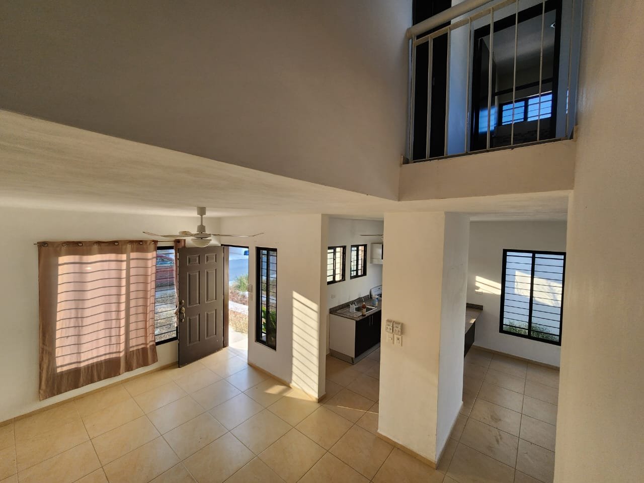 Casa en venta en esquina en Gran Santa Fe Norte (terreno amplio)